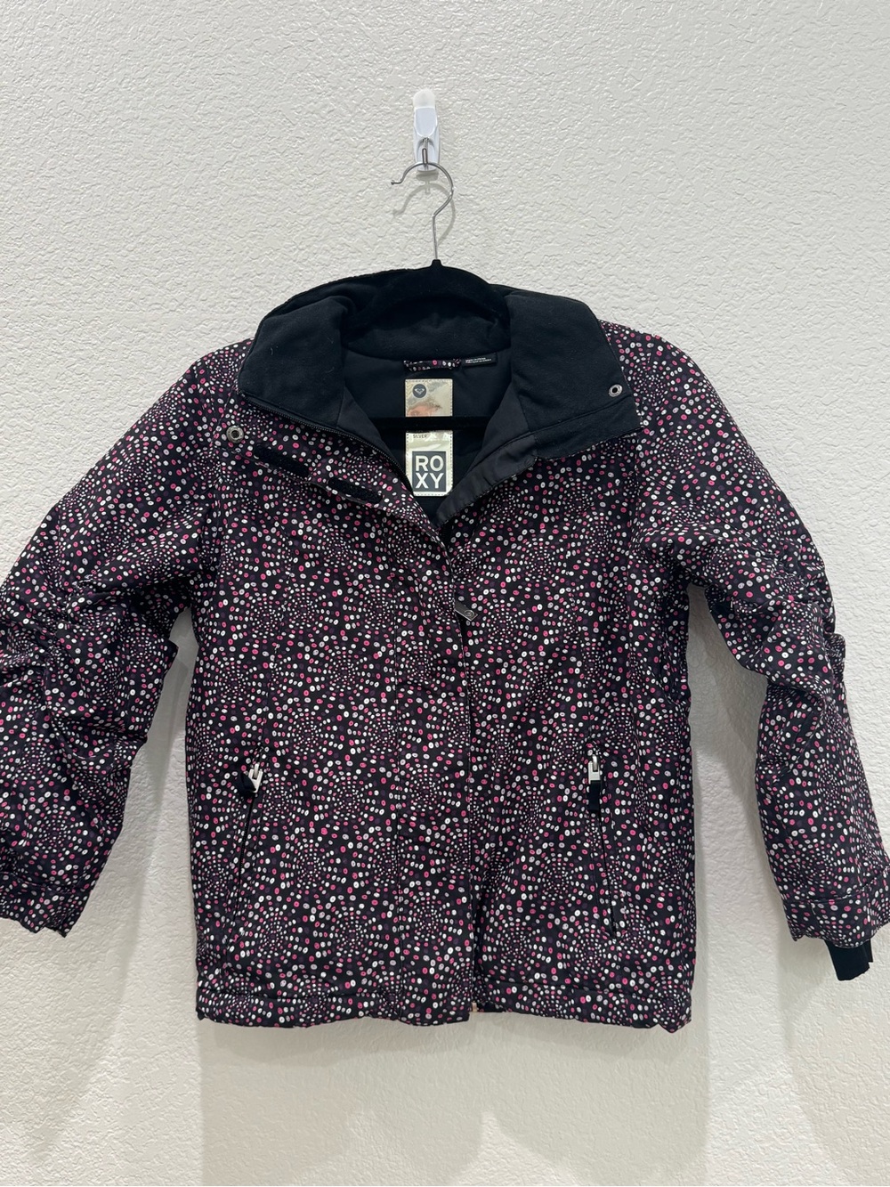 Roxy Youth Girls Size 10 5K Silver Ski Snowboard Jacket Black Pink Winter